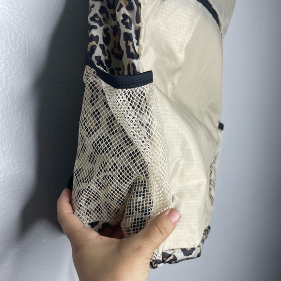 APL Packable Backpack Leopard Cream New with Tags - Picture 6 of 10